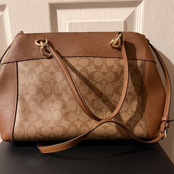 Coach Tan and Brown Signature Shoulder Bag - Never Used - Picture 2 of 7